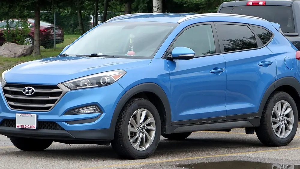 A 2016 Hyundai Tucson seen from the front