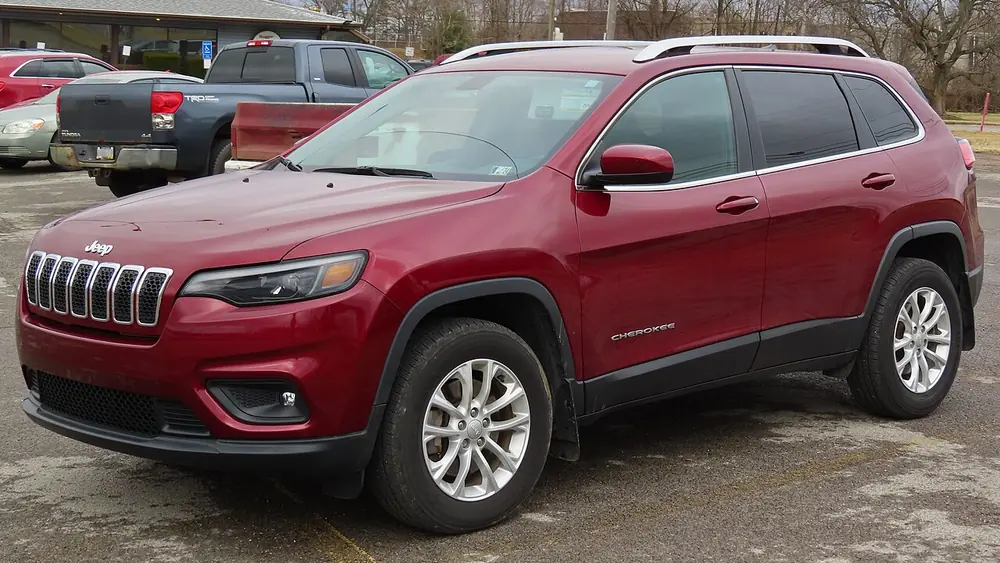 A 2019 Jeep Cherokee seen from the front