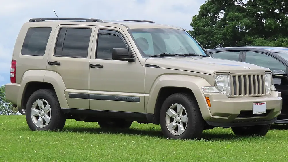A 2010 Jeep Liberty seen from the front